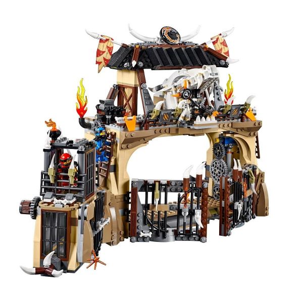 Классический конструктор LEGO NINJAGO Пещера драконов (70655)