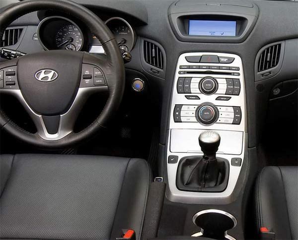 CARAV 11-389 переходная рамка Hyunday Genesis 2009-2012 (кондиционер, левый руль)
