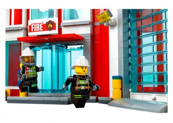Пластиковый конструктор LEGO City Fire Пожарная станция (60110)