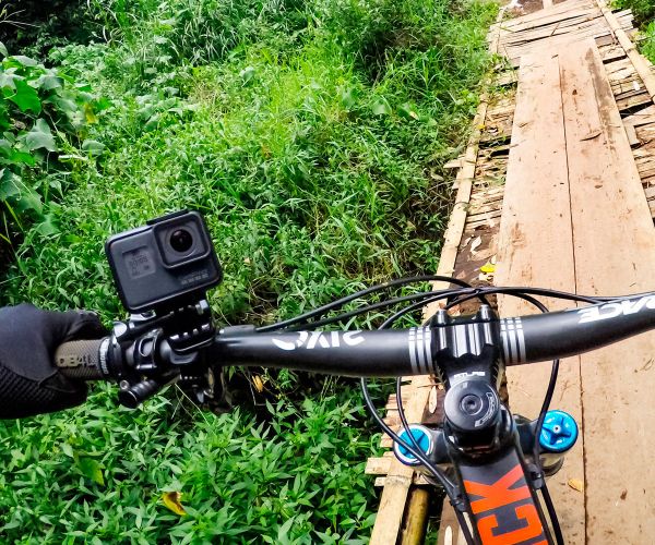 Крепление на руль GoPro Handlebar / Seatpost / Pole Mount (AGTSM-001