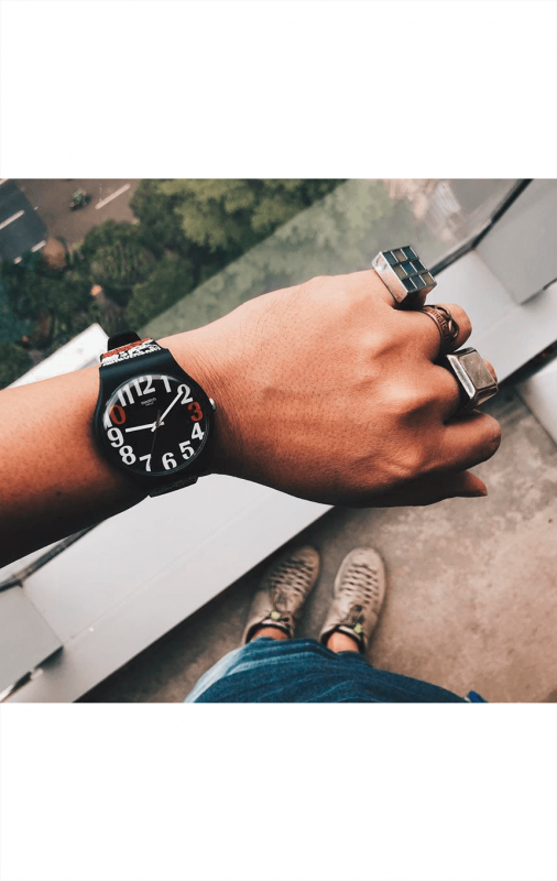 Наручные часы Swatch 30 AND TICKING SUOZ322